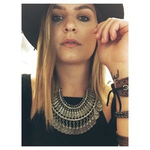 Meet your Posher, Hillary